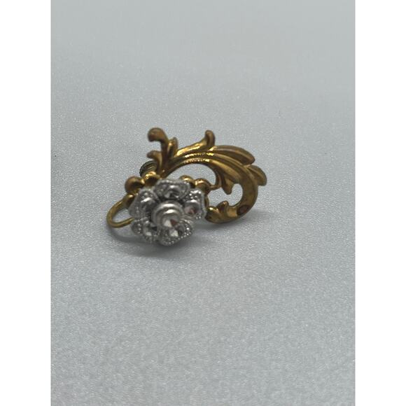Art Deco Jewelry - Vintage 2Tone Flower Art Deco Screwback Earrings